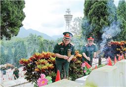 Tháng Bảy thắp lửa tri ân